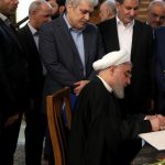 El presidente iraní, Hasan Rohani, firmó este miércoles el libro en memoria de las víctimas del Boeing 737 ucraniano, derribado por Irán.