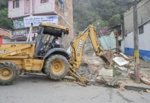 Así fue la demolición de viviendas dedicadas al expendio de drogas en Ibagué